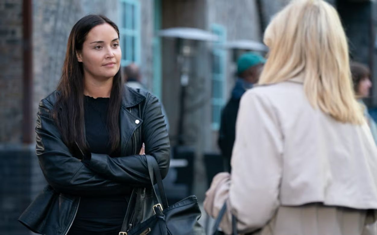 EastEnders - Lauren & Cindy - 11th Dec