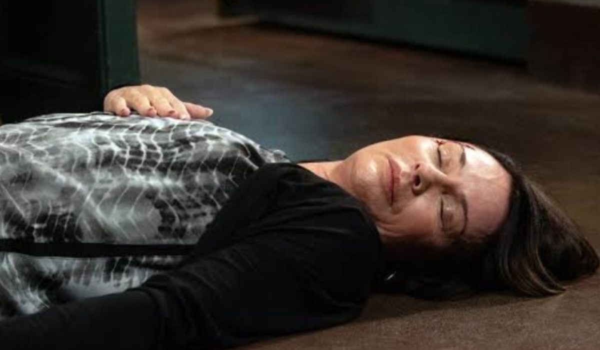 Emmerdale : Chas collapses in the pub