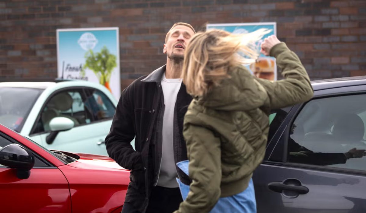abi-carl-punch-coronation-street
