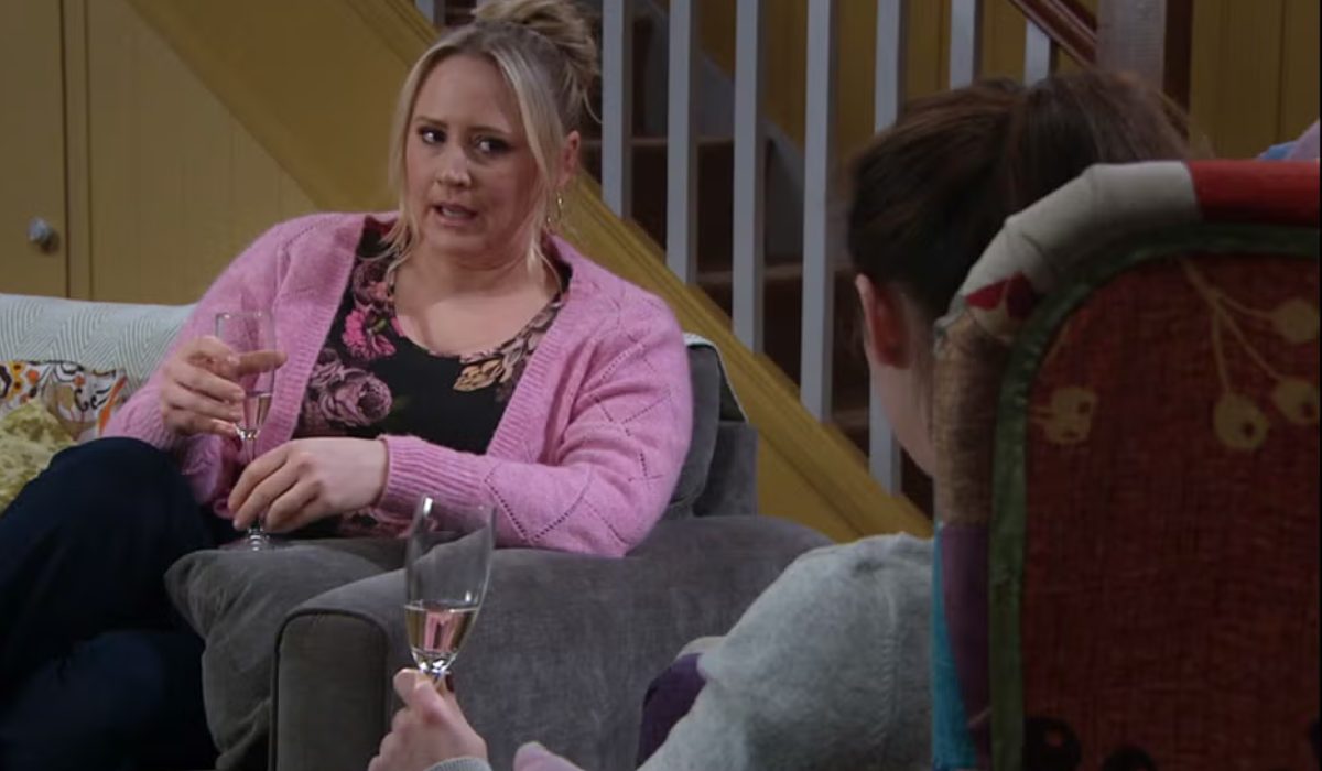 Emmerdale: Tracy isn't thrilled