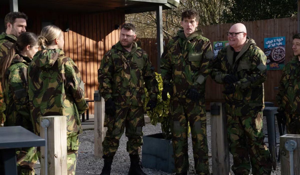 Emmerdale: Everyone prepares for paintballing session