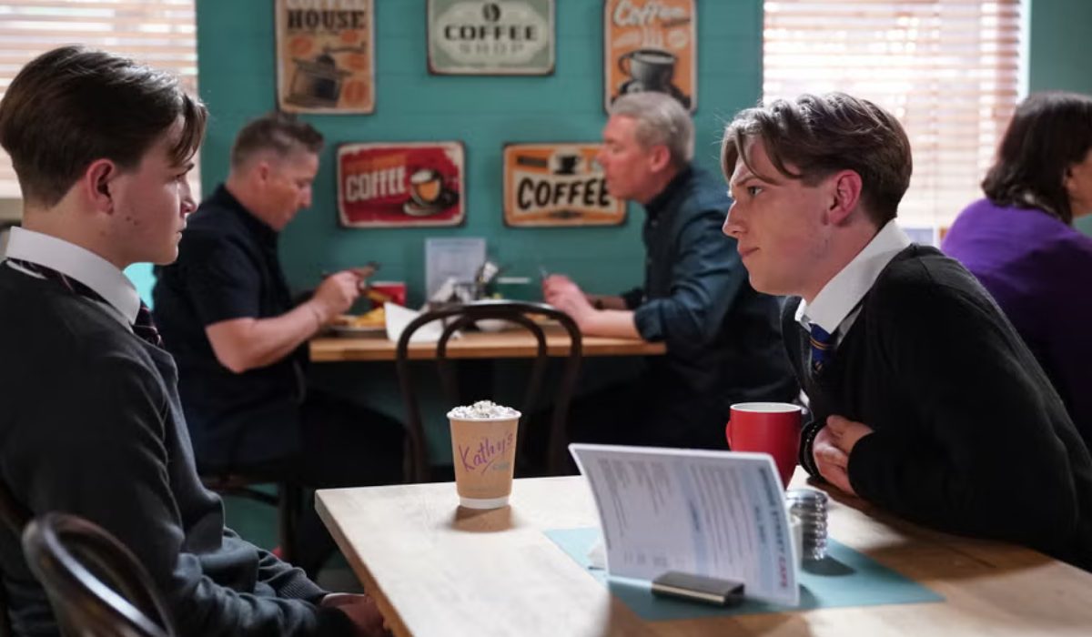 EastEnders: Tommy avoids Joel