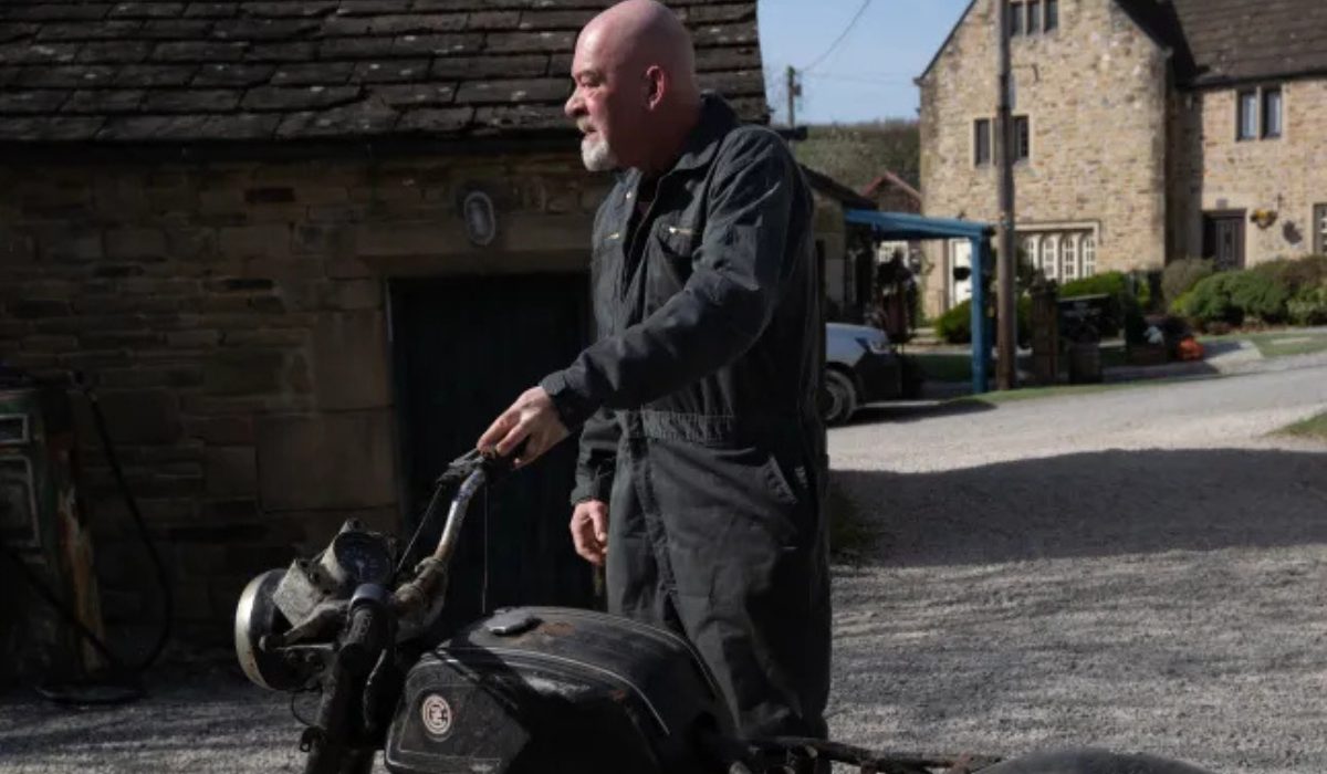 Emmerdale: Why does Bear leave?