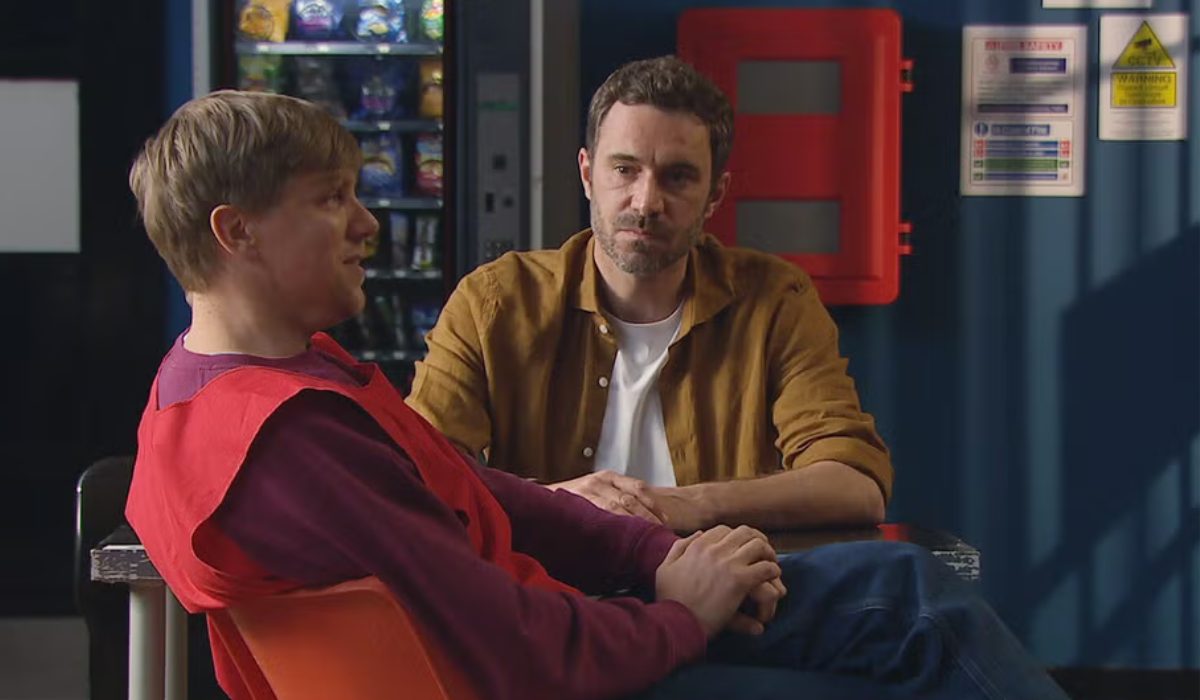 Emmerdale: John visits Robert