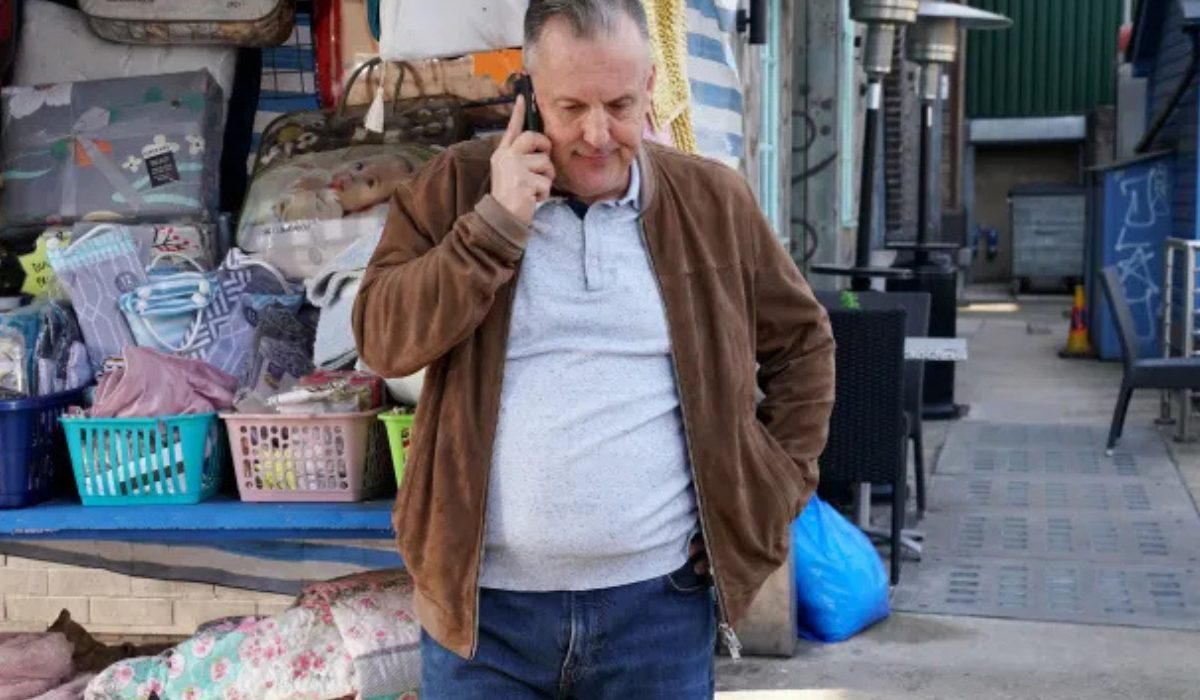 EastEnders: Harvey launches a business