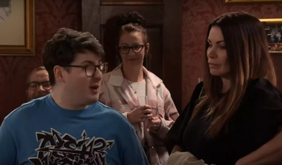 bobby-arrival-coronation-street