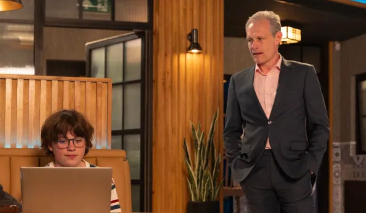 Coronation Street: Sam is confused